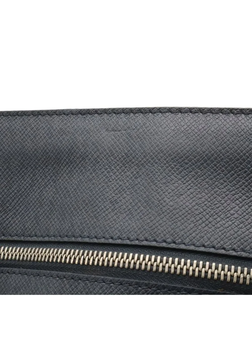 Louis Vuitton Taiga Sasha Shoulder Bag Crossbody No Gusset Boreal Navy Silver